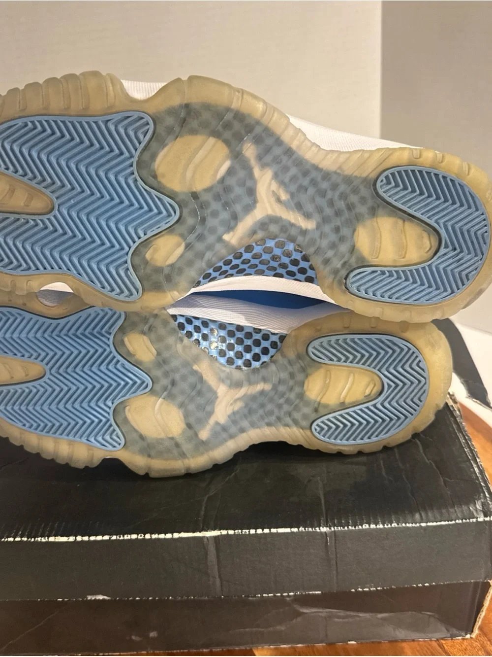 Jordan 11 Retro Low UNC 2017  (528895-106) Men’s Size 8